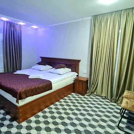 Status House Hotel Fergana Exterior foto