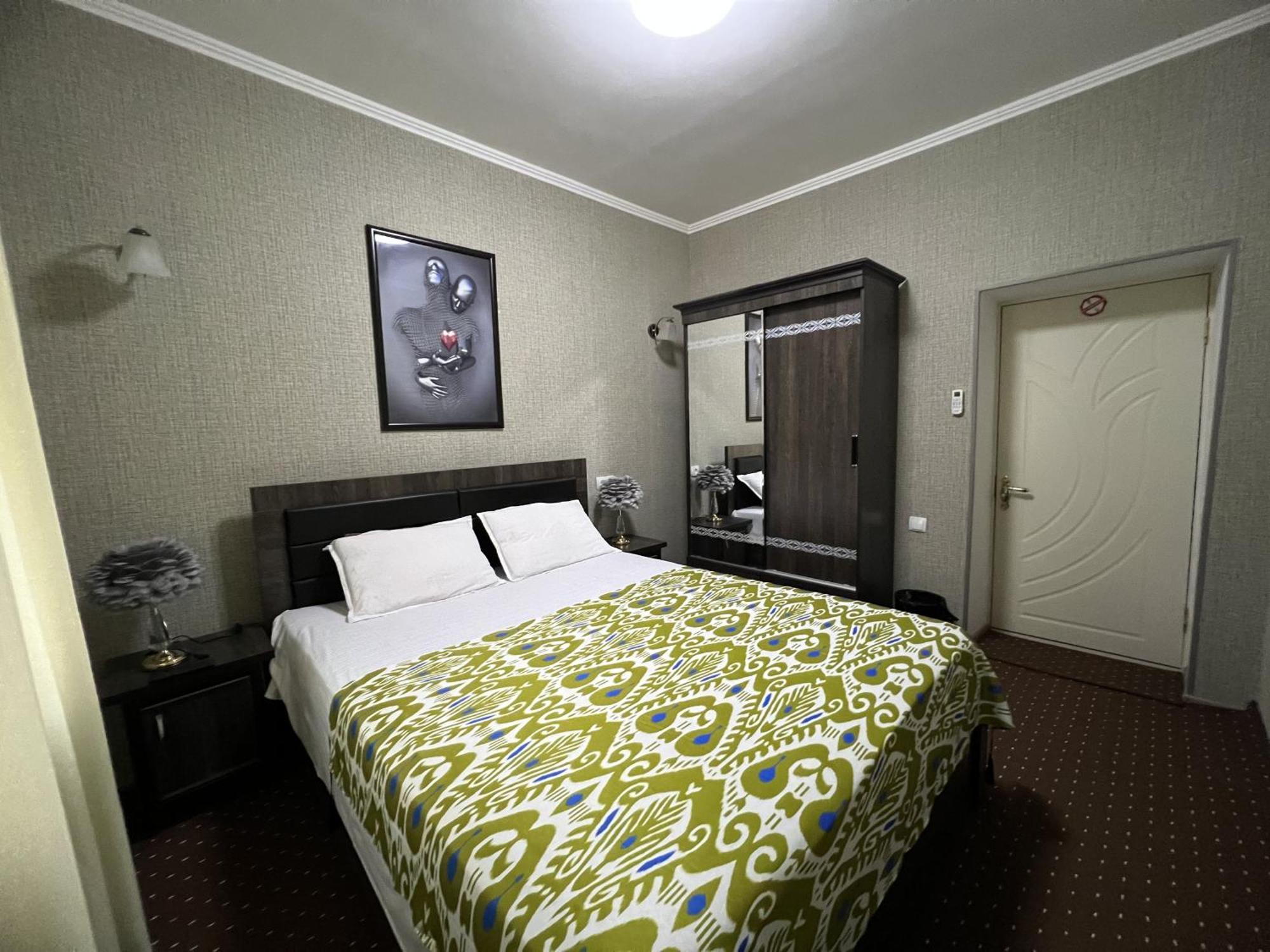 Status House Hotel Fergana Exterior foto